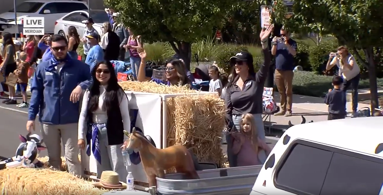 Dairy days parade.png