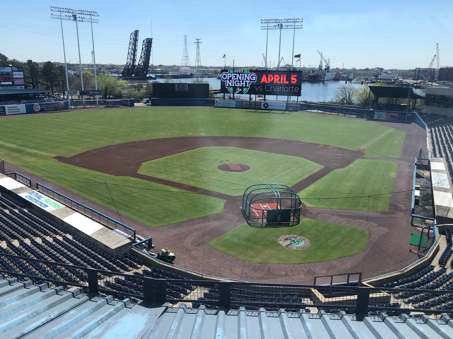 NORFOLK TIDES HARBOR PARK