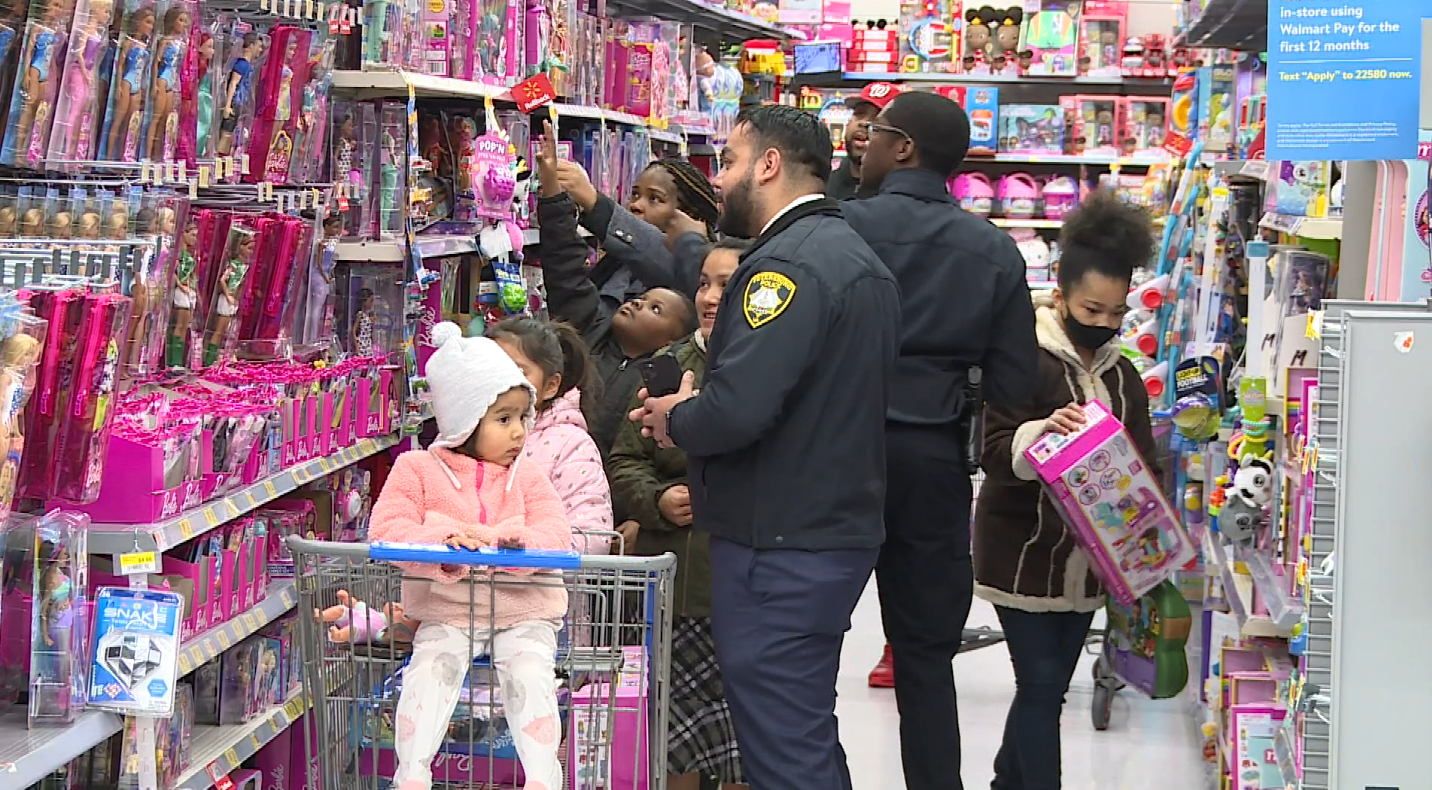 Petersburg Police help spread holiday cheer with 'Shop with a Cop' event: 'It means a lot to us'