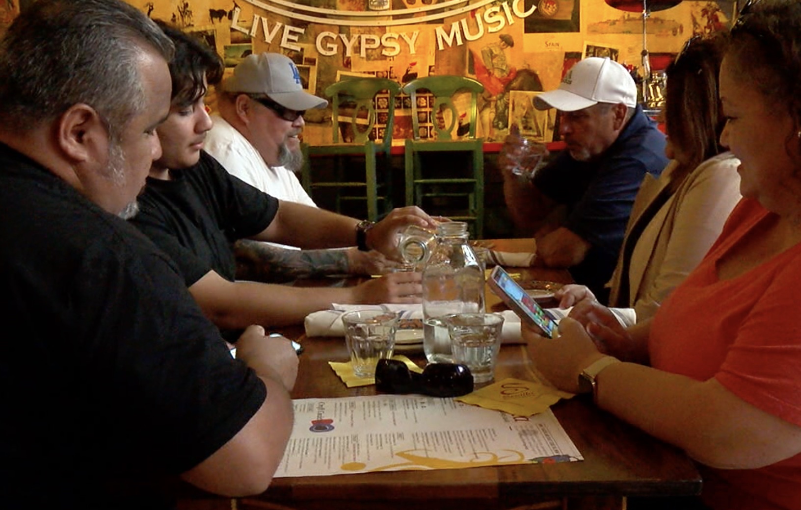 poeople at table[84].jpg
