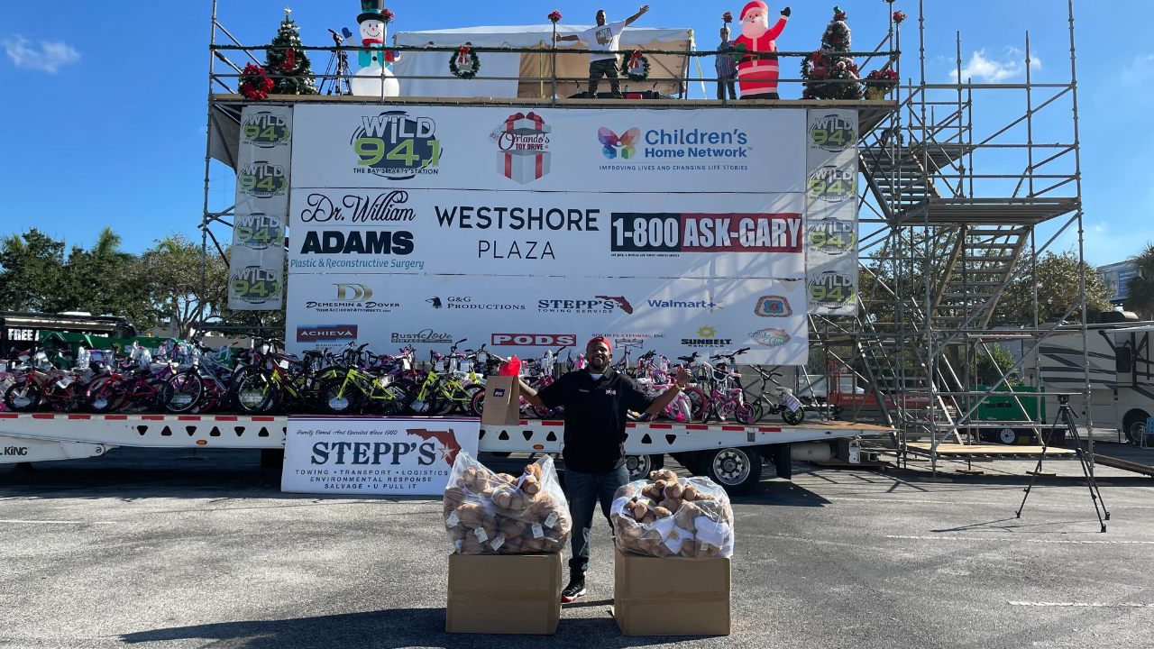 Tampa radio host spends a week on toy tower 