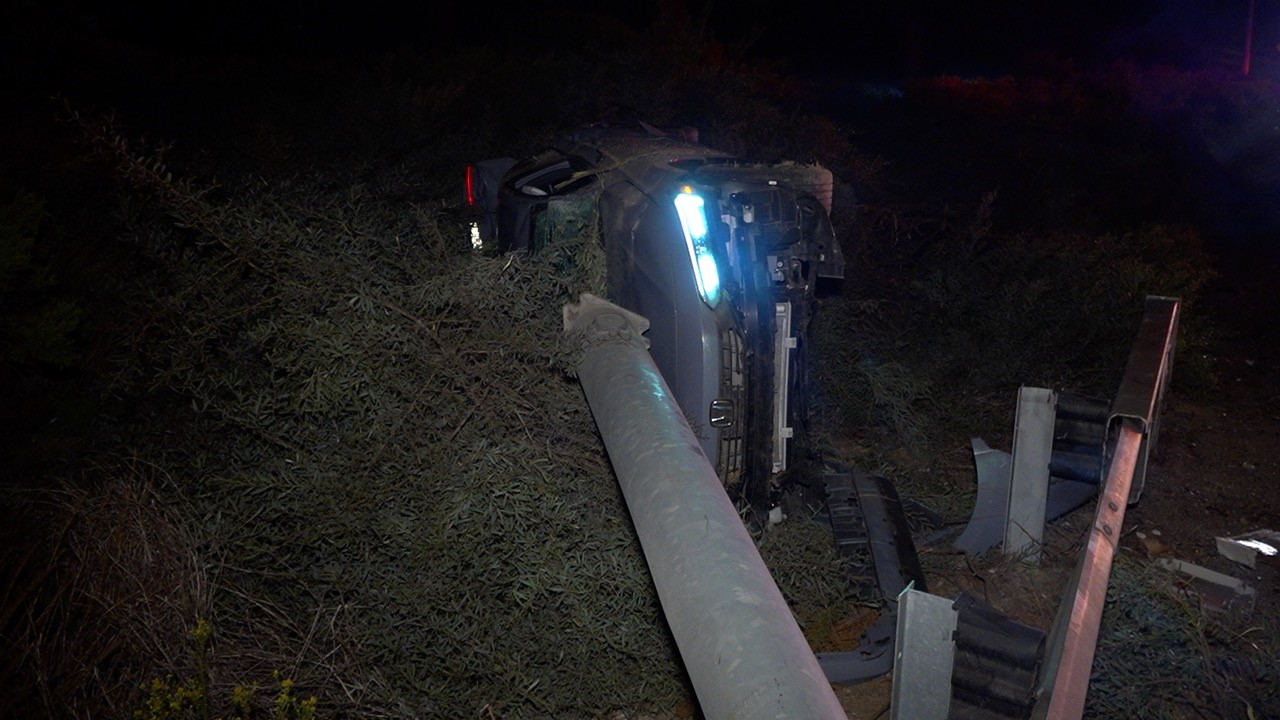 Man trapped in fallen pole_Torrey Pines (1)