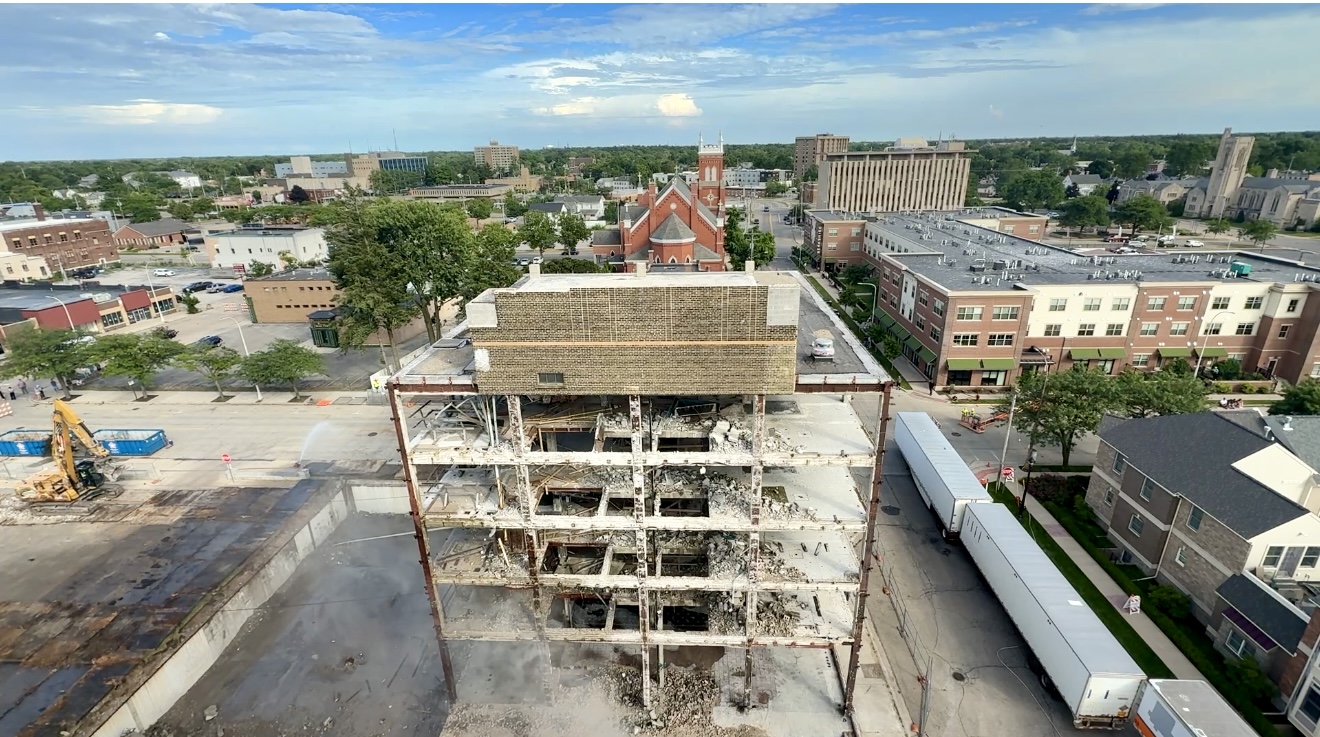 Muskegon's iconic 'skeleton building' demolished after multiple attempts
