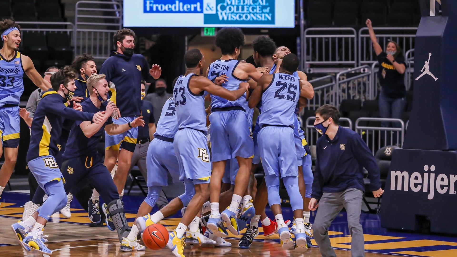 Marquette stuns No. 4 Wisconsin on buzzer beater
