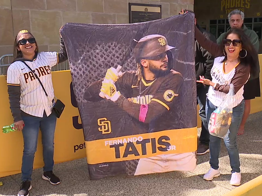 tatis_return_petco_park_050123.jpg