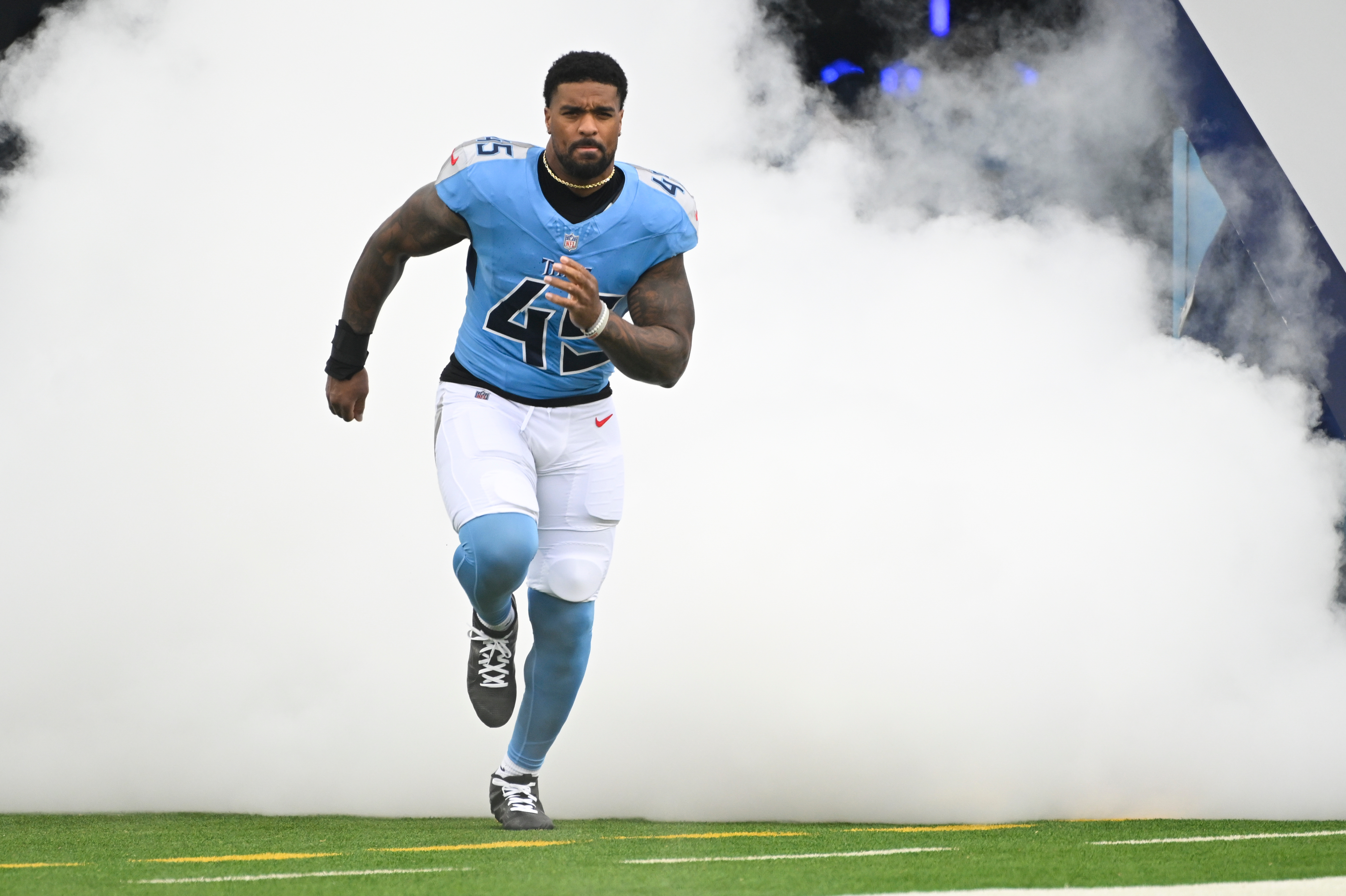 Chargers Titans Football