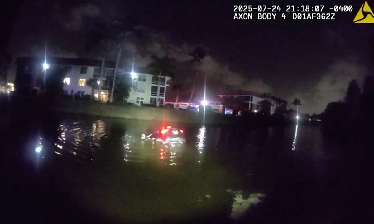 Palm Beach Gardens submerged vehicle 