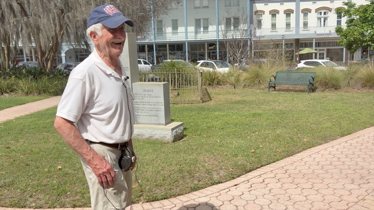Longtime Bainbridge resident Bill Searcy