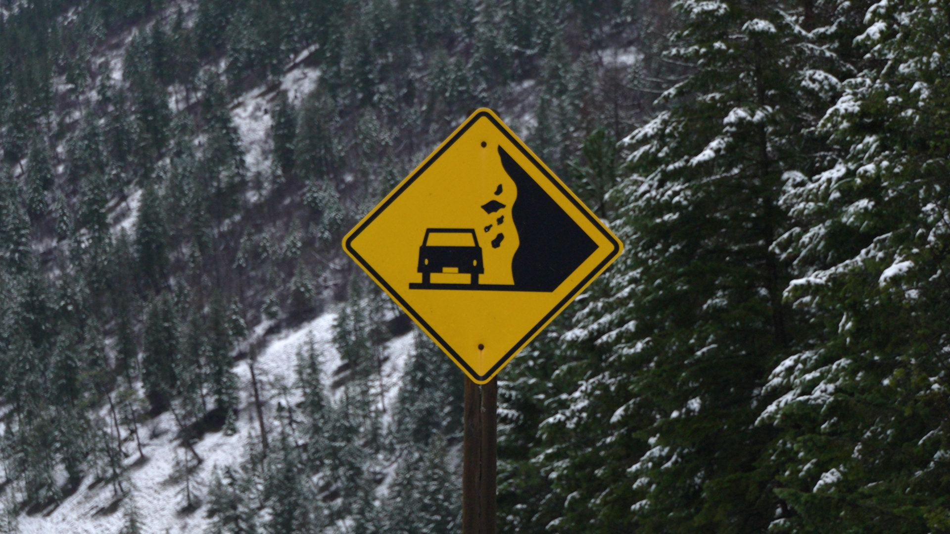 Rockfall Road Sign 
