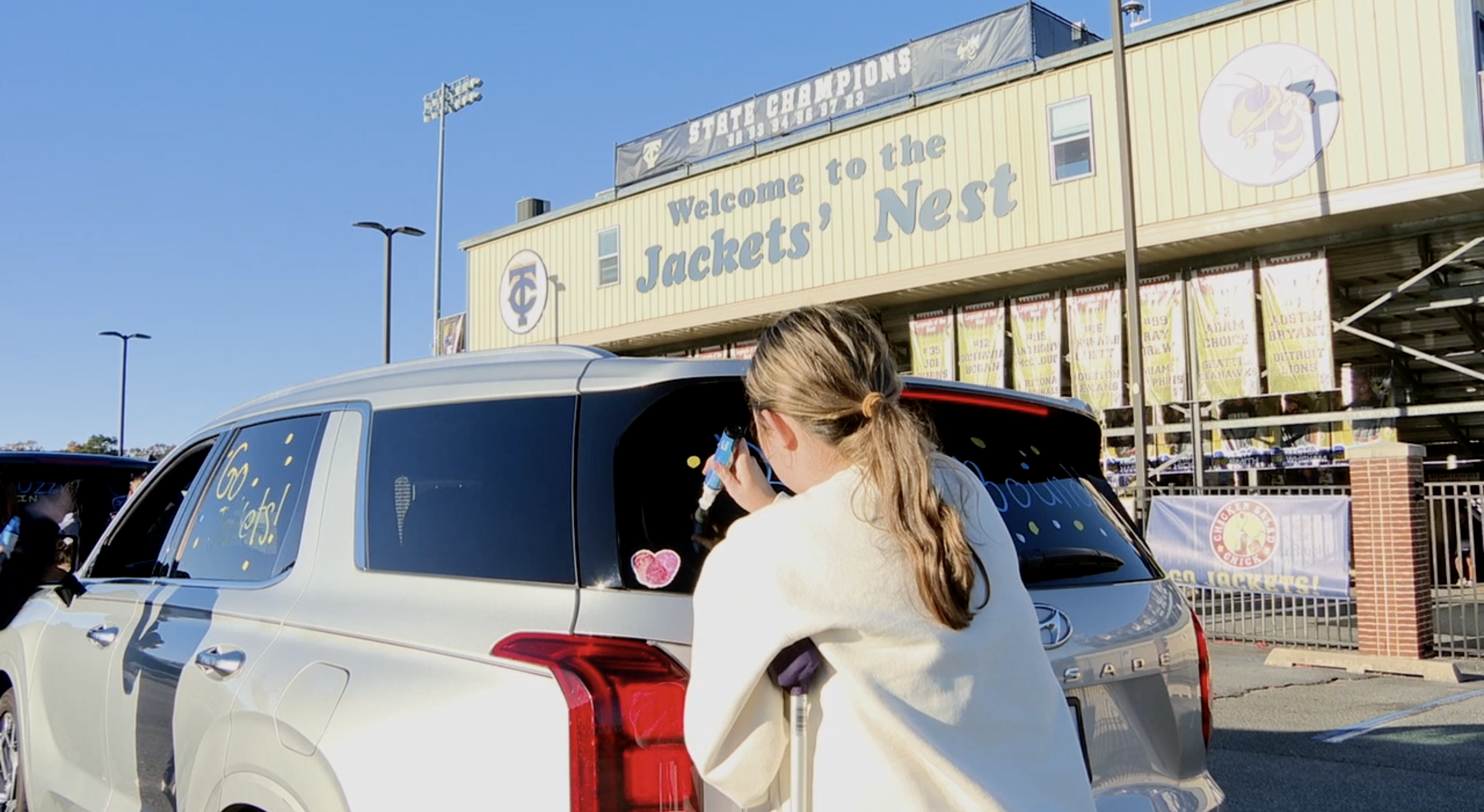 Central cheerleaders rally community ahead of 5A state title run