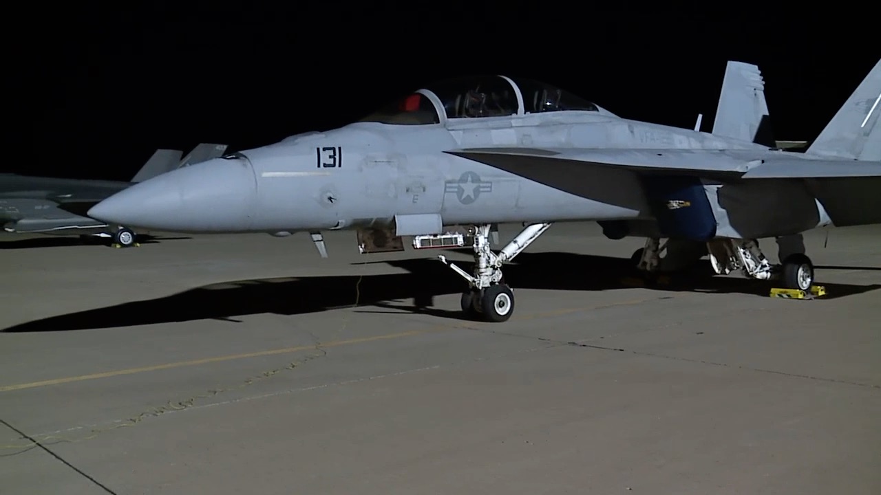 FLYOVER SUPERHORNET PIC.jpg