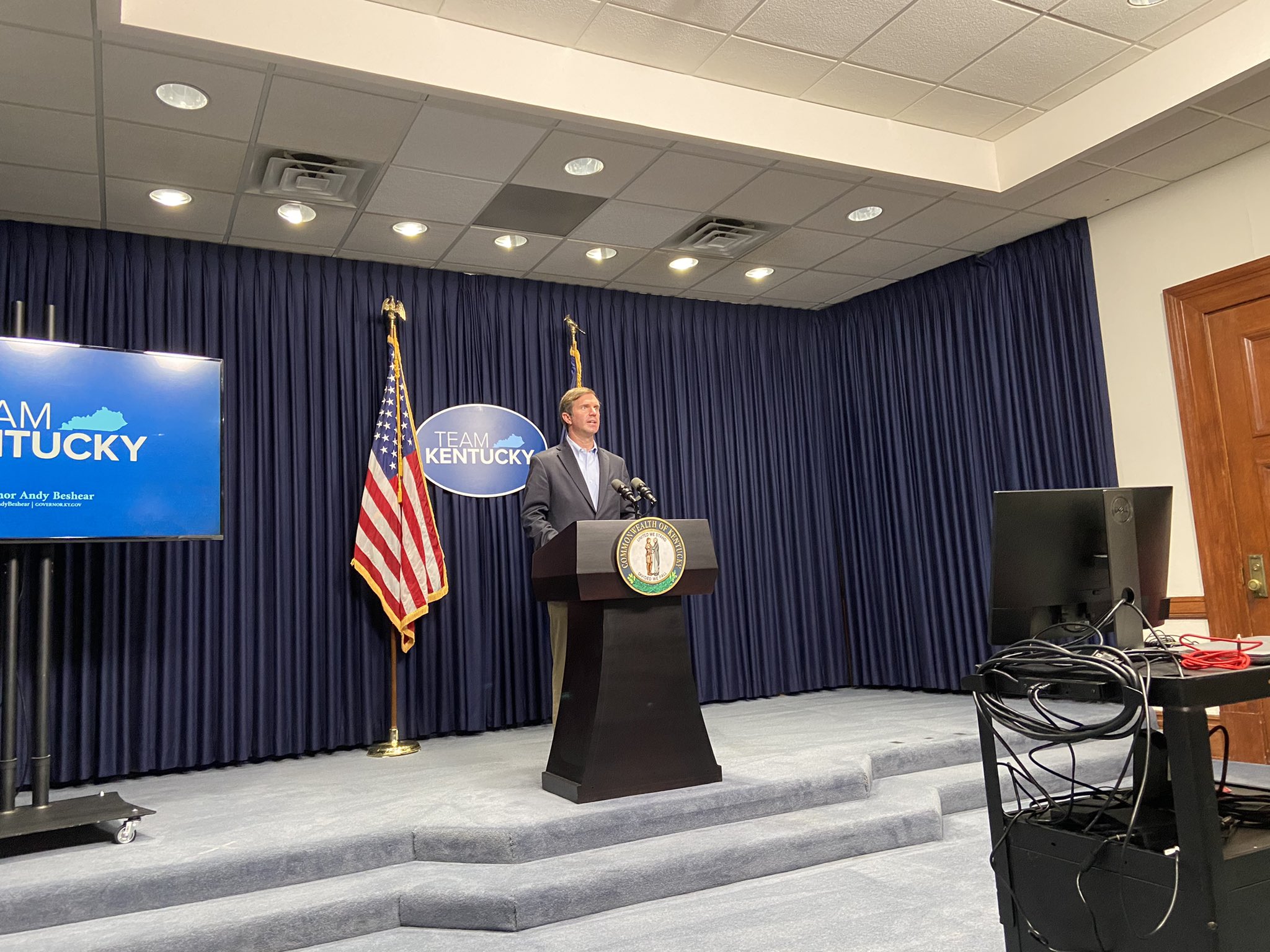 Beshear podium.jfif