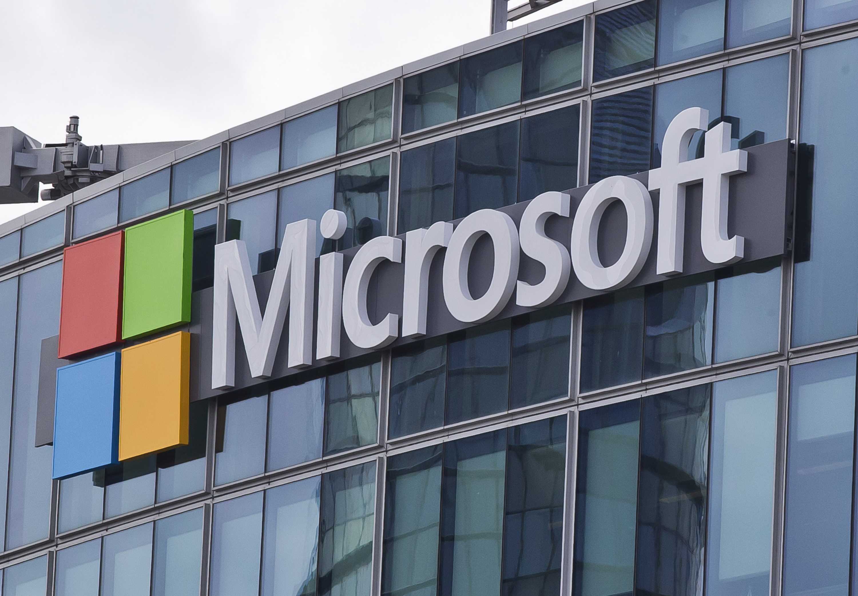 Many unable to access Outlook and other Microsoft platforms Wednesday