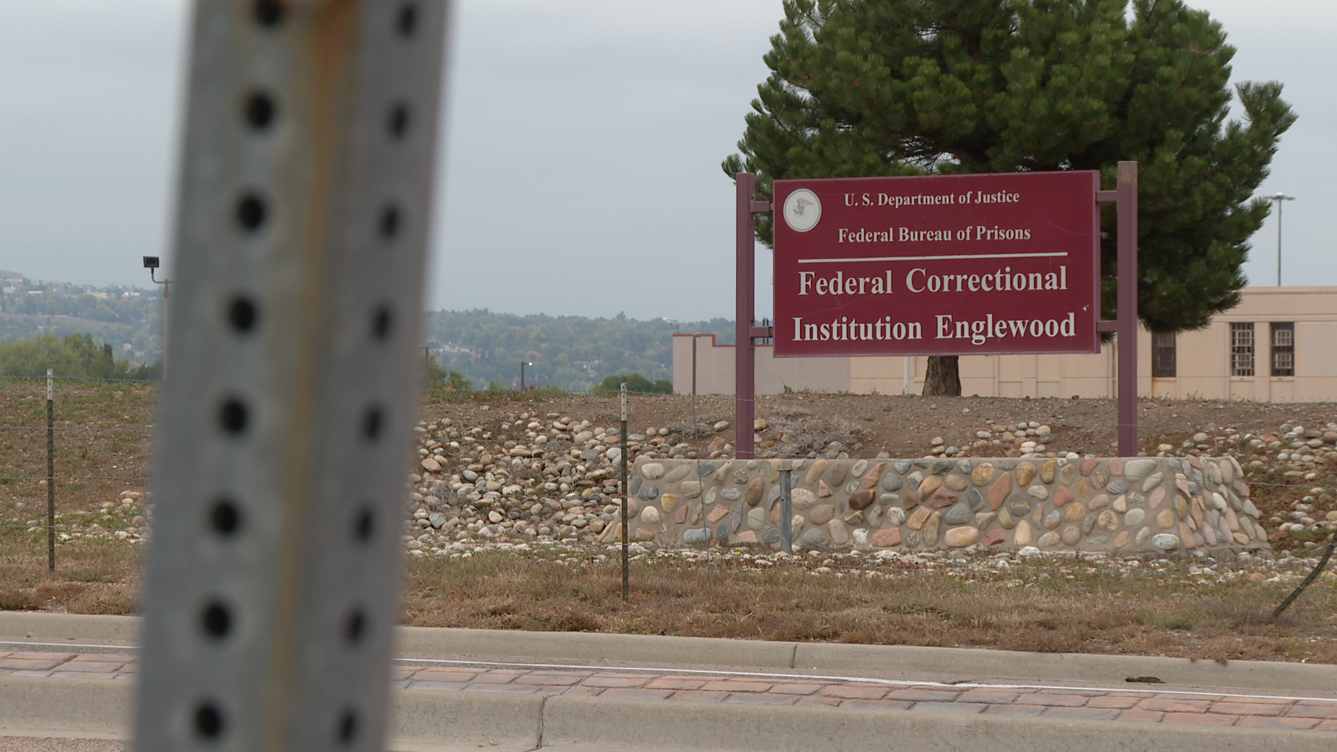 'I want answers': Mother of man killed in federal prison demands accountability from facility