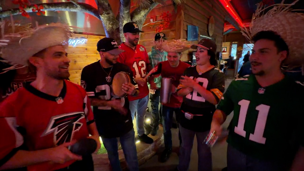 630PM_ANNETTE_LOCAL_BAD_BUNNY_SUPERBOWL_CELEBRATION_LLVOSOT.mov.00_00_12_01.Still001.jpg