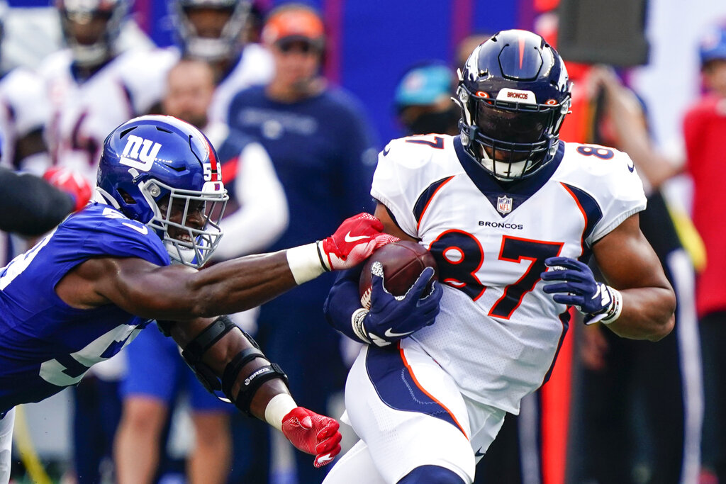 Broncos Giants Football