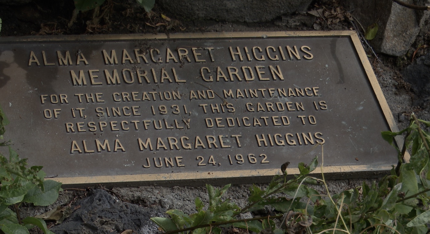 alma higgins plaque.jpg