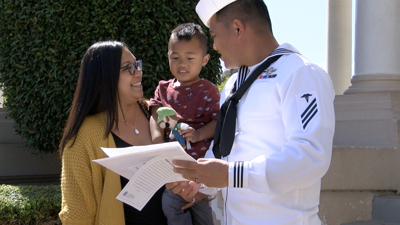 50 people from 50 different countries become naturalized citizens.jpg