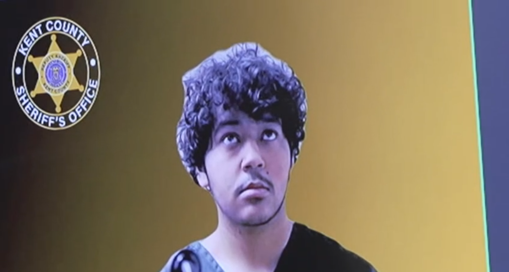Martinez Lopez in court.png