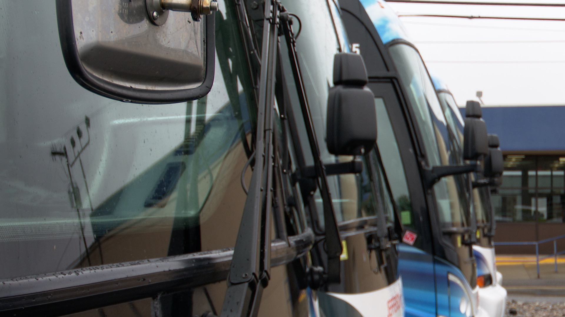 Jefferson Lines busses