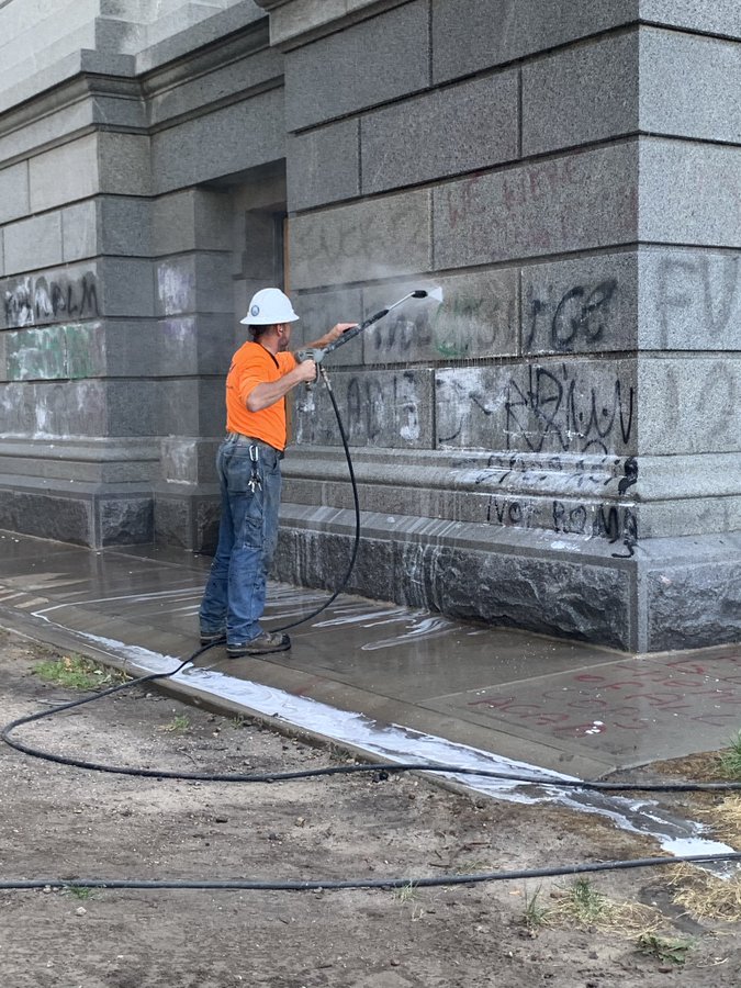 graffiti-capitol.jpeg