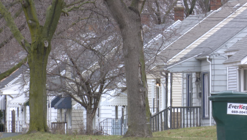 Local police offer home checks as people travel for spring break 