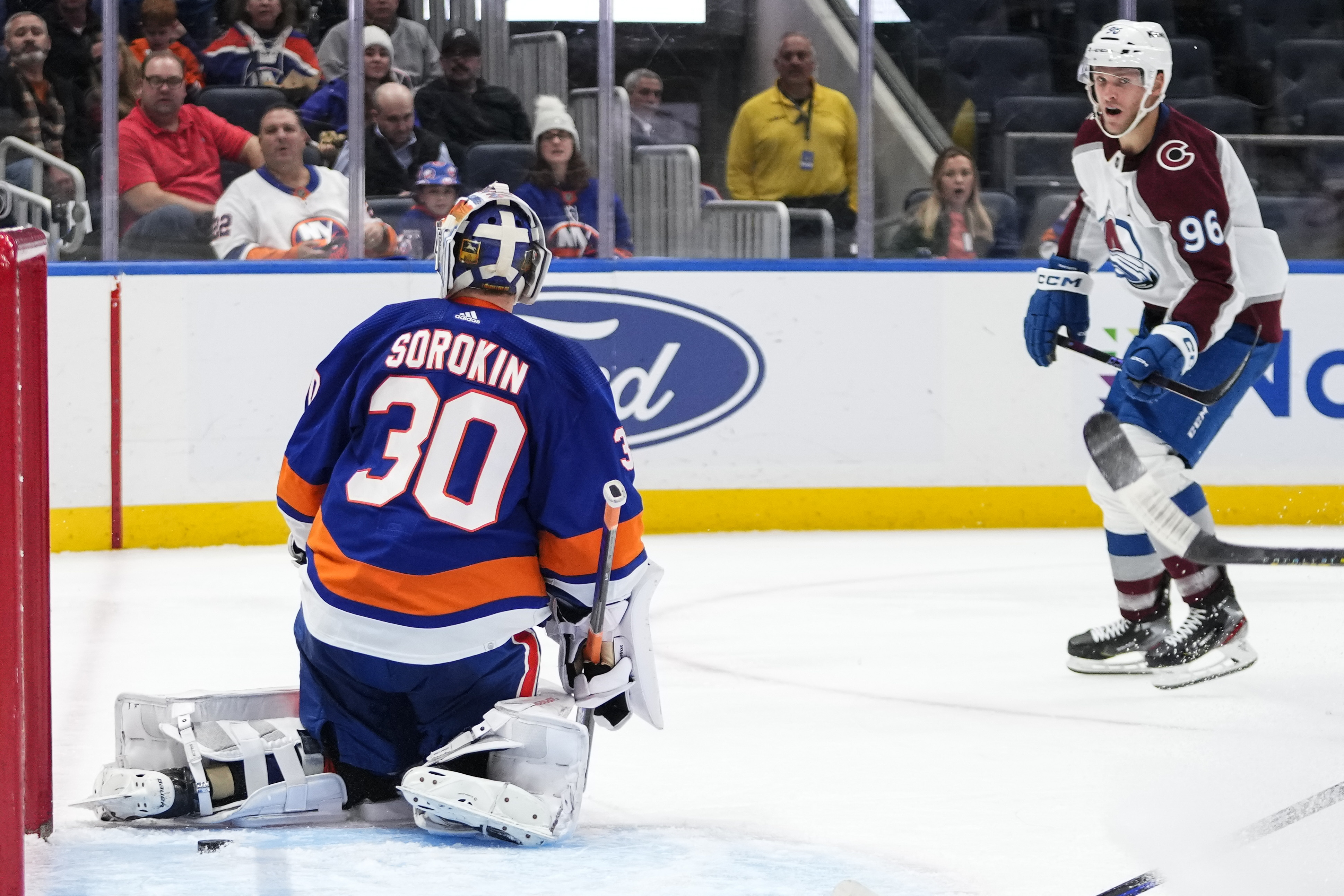 Avalanche Islanders Hockey