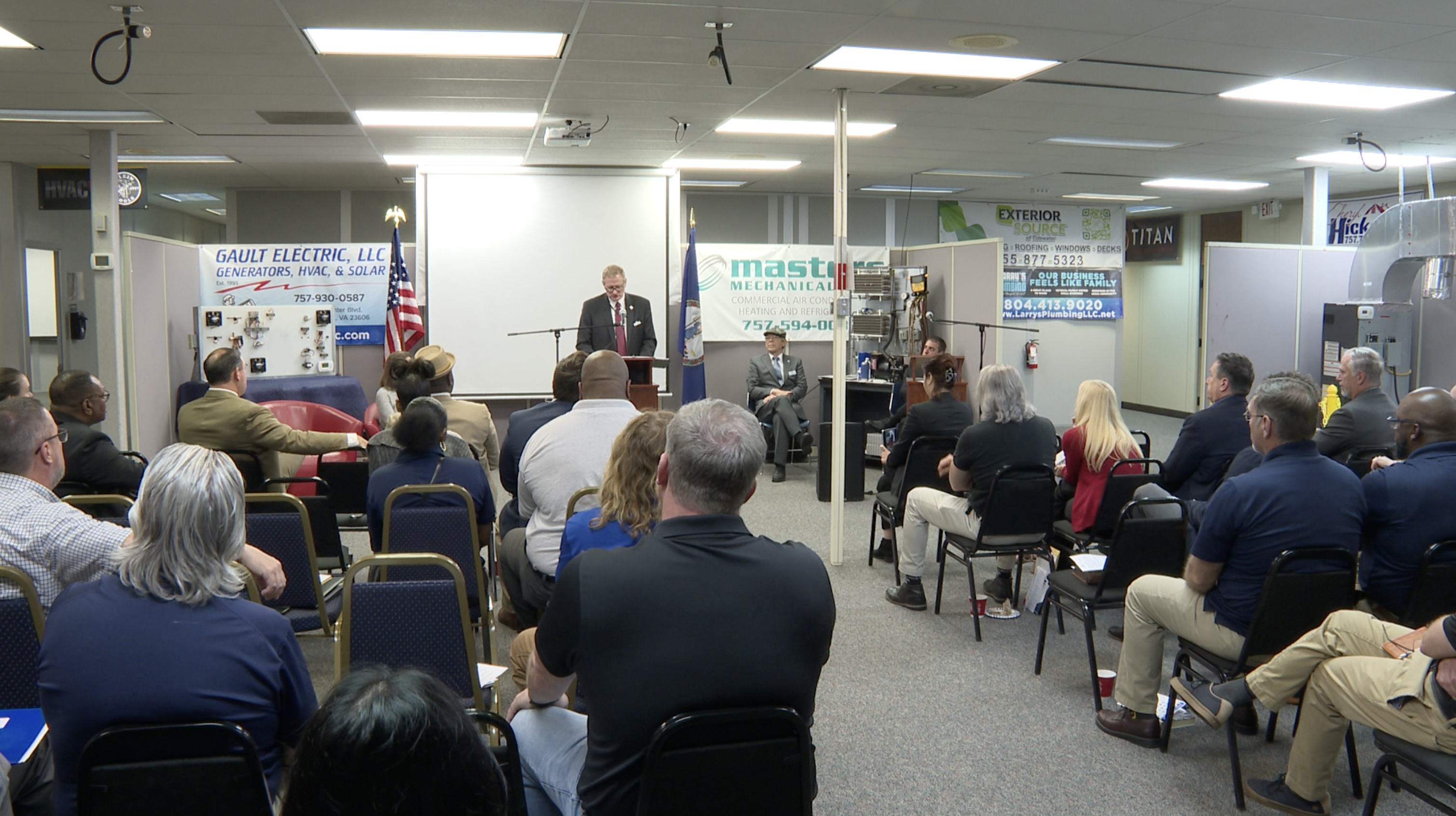 VA Labor Secretary visits NN
