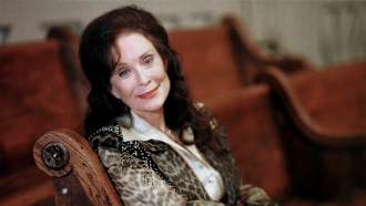 Loretta Lynn, Coal Miner's Daughter And Country Queen, Dies