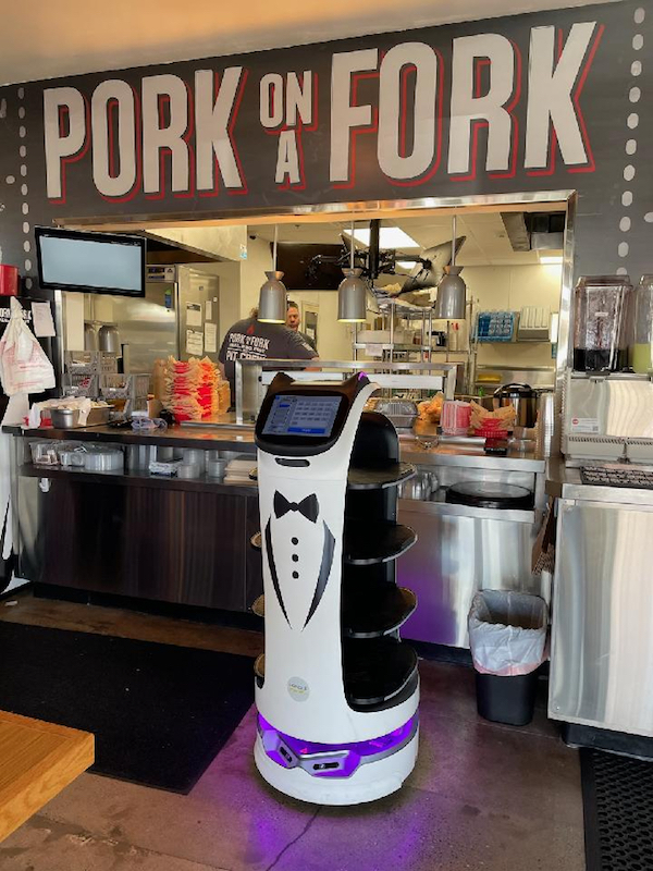 Restaurant robot.jpg