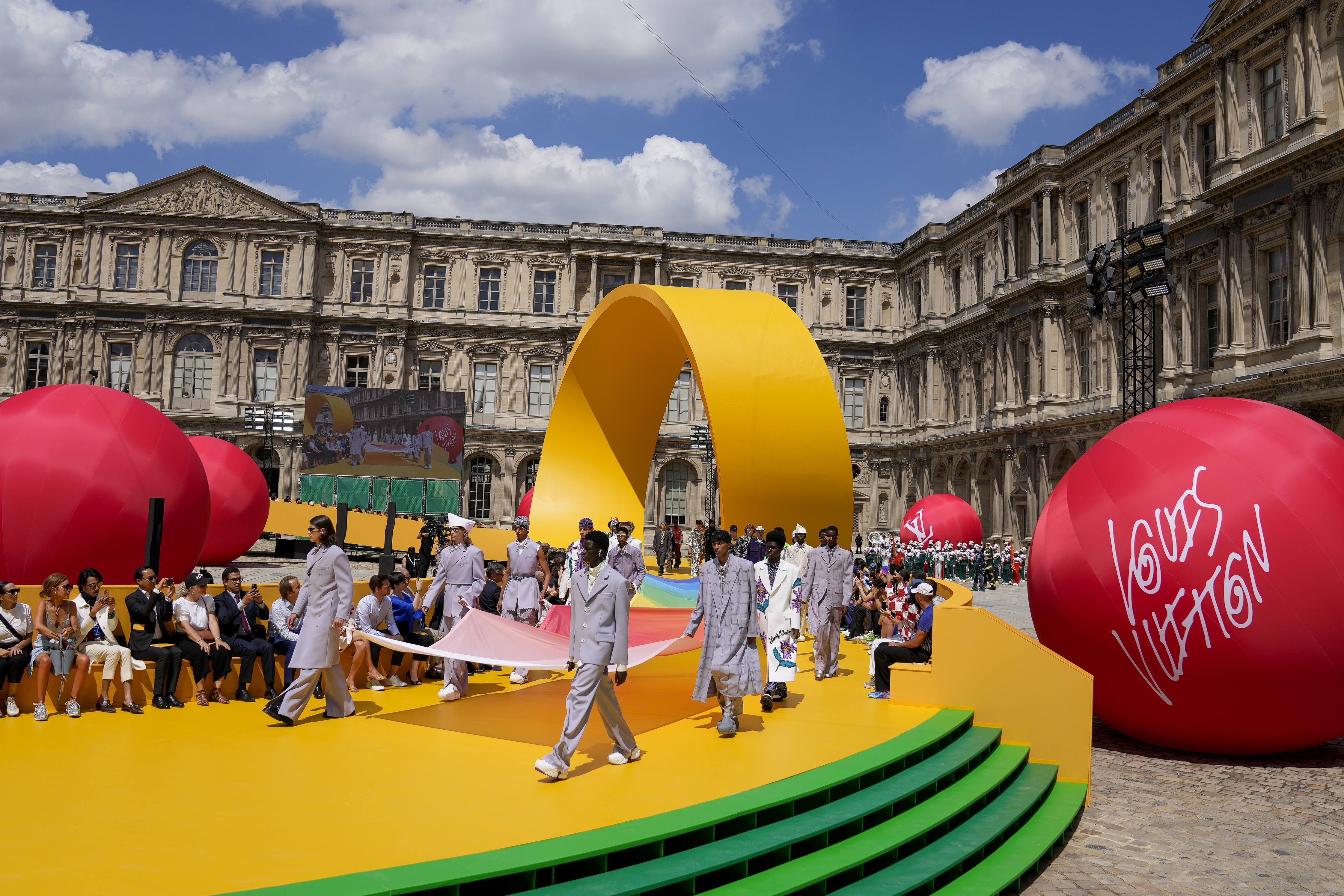 CORRECTION Paris Fashion Louis Vuitton Mens SS 23