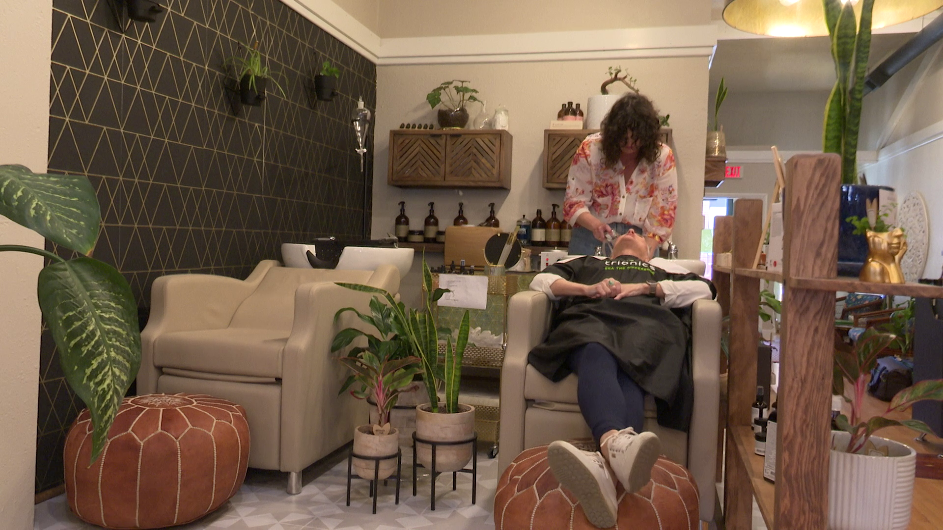 Loc and Leaf Salon