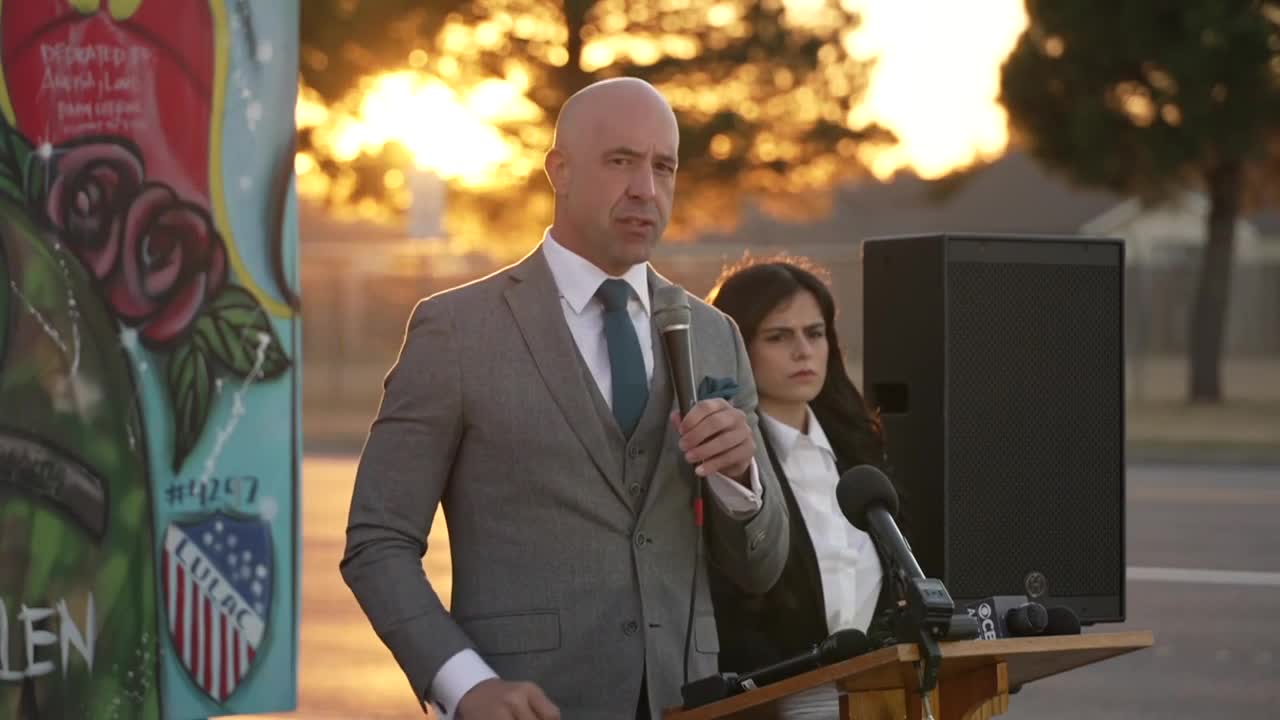 Andrew Cobos 1210 Presser.jpg