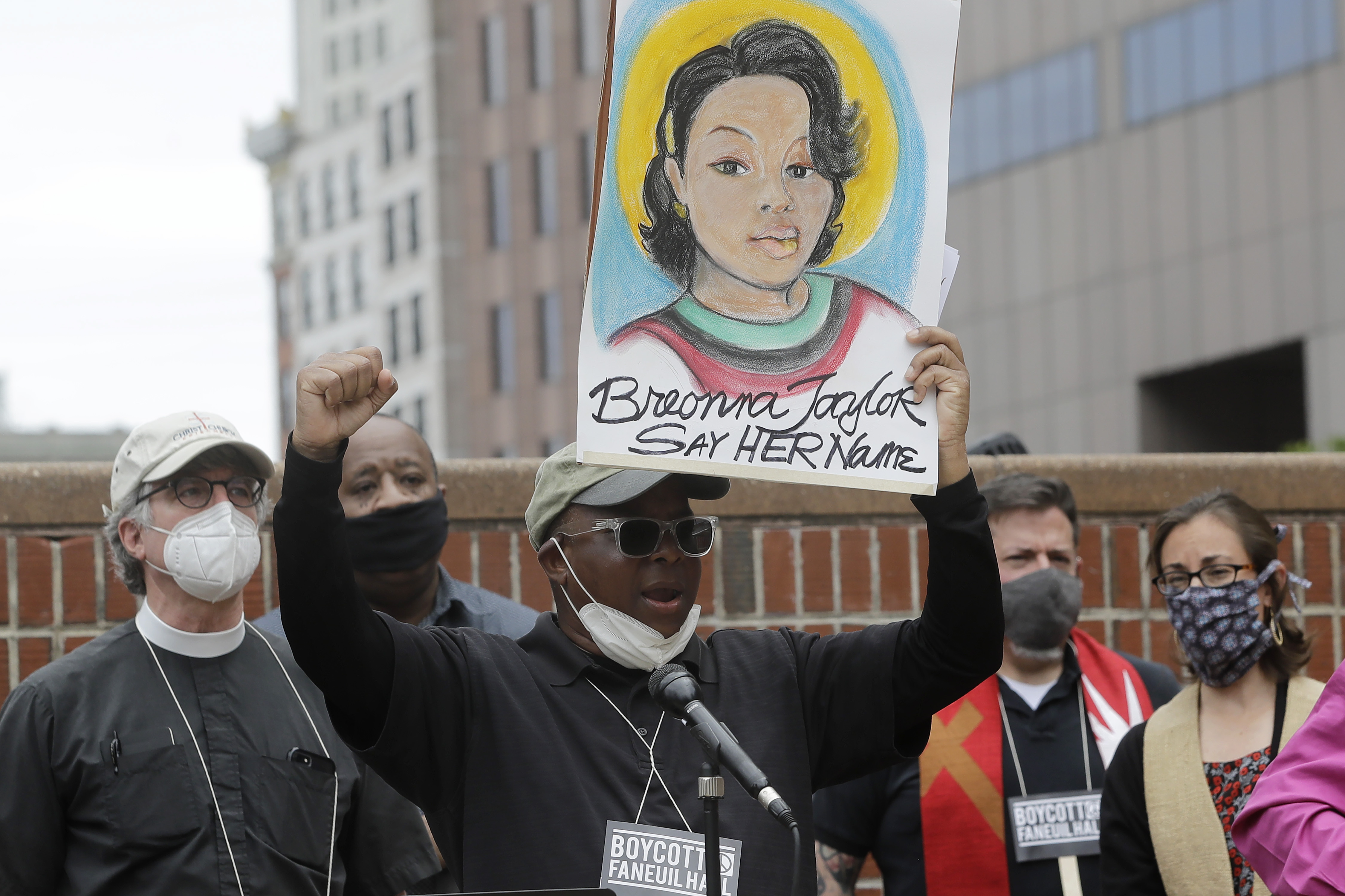 Police release Breonna Taylor incident report, but it's nearly all blank and lists injuries as 'none'
