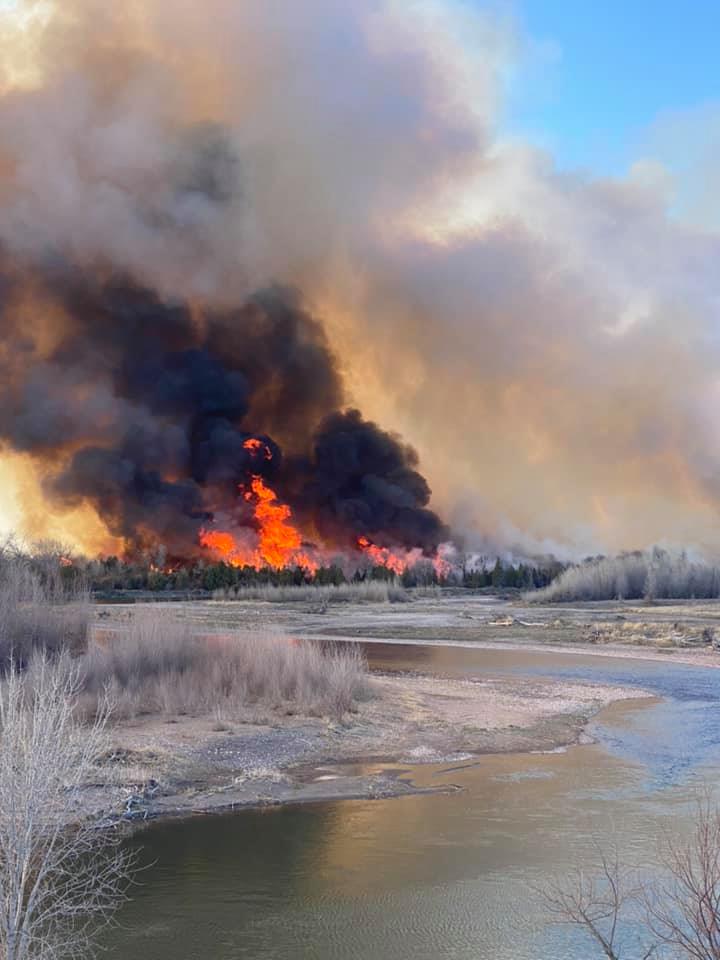Lavaside Fire near Firth quickly grows to 200 acres