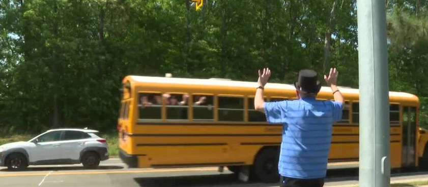 How these students are helping to lift the spirits of a grieving man: 'Everyone needs a smile'