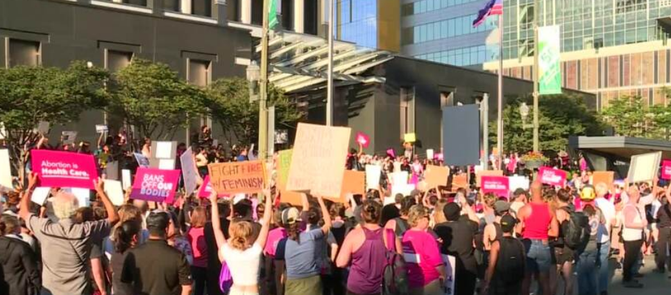 Hundreds march in Richmond after Roe v. Wade ruling