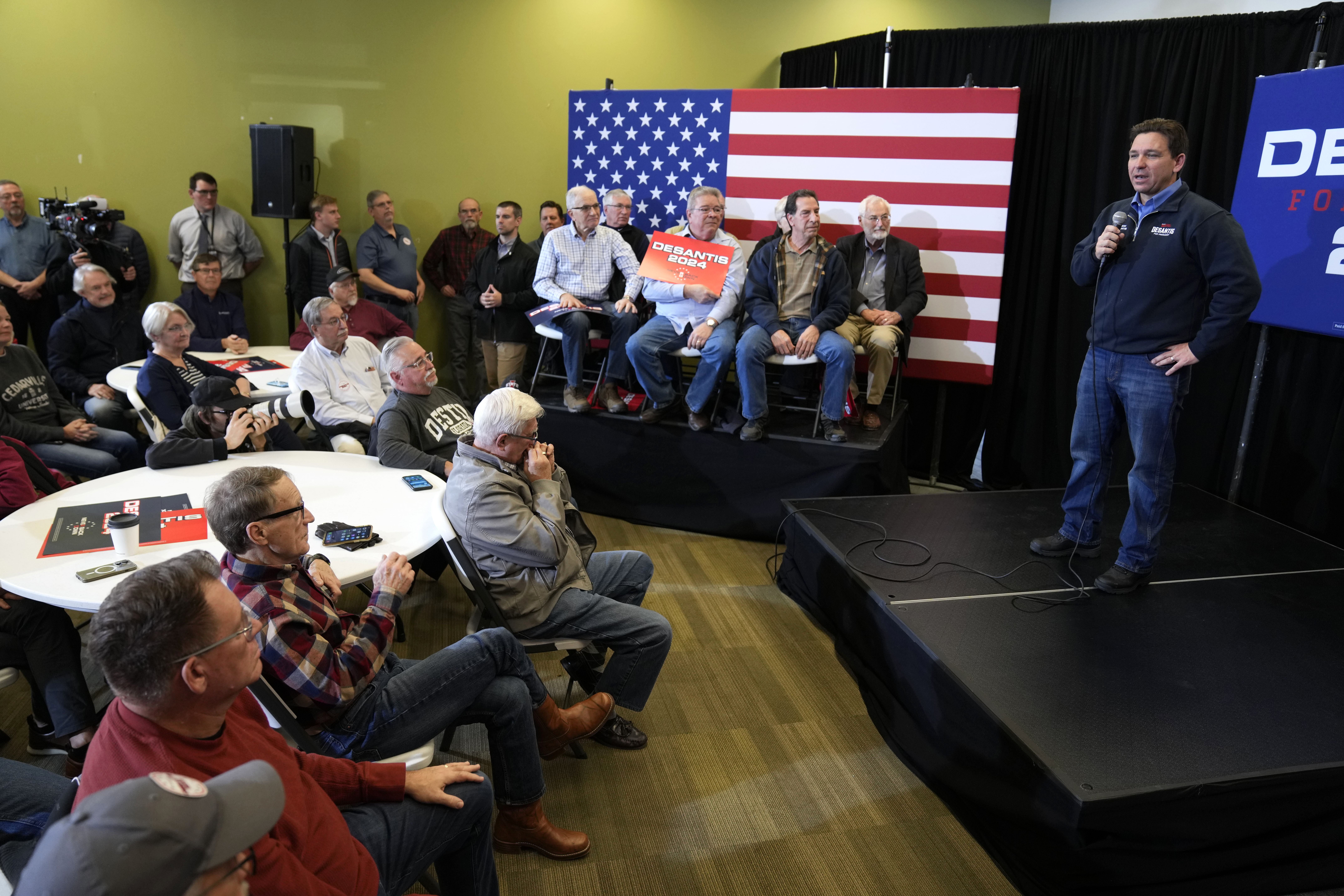Election 2024 DeSantisRepublican presidential candidate Florida Gov. Ron DeSantis speaks during a campaign event, Wednesday, Jan. 3, 2024, in Waukee, Iowa. (AP Photo/Charlie Neibergall)