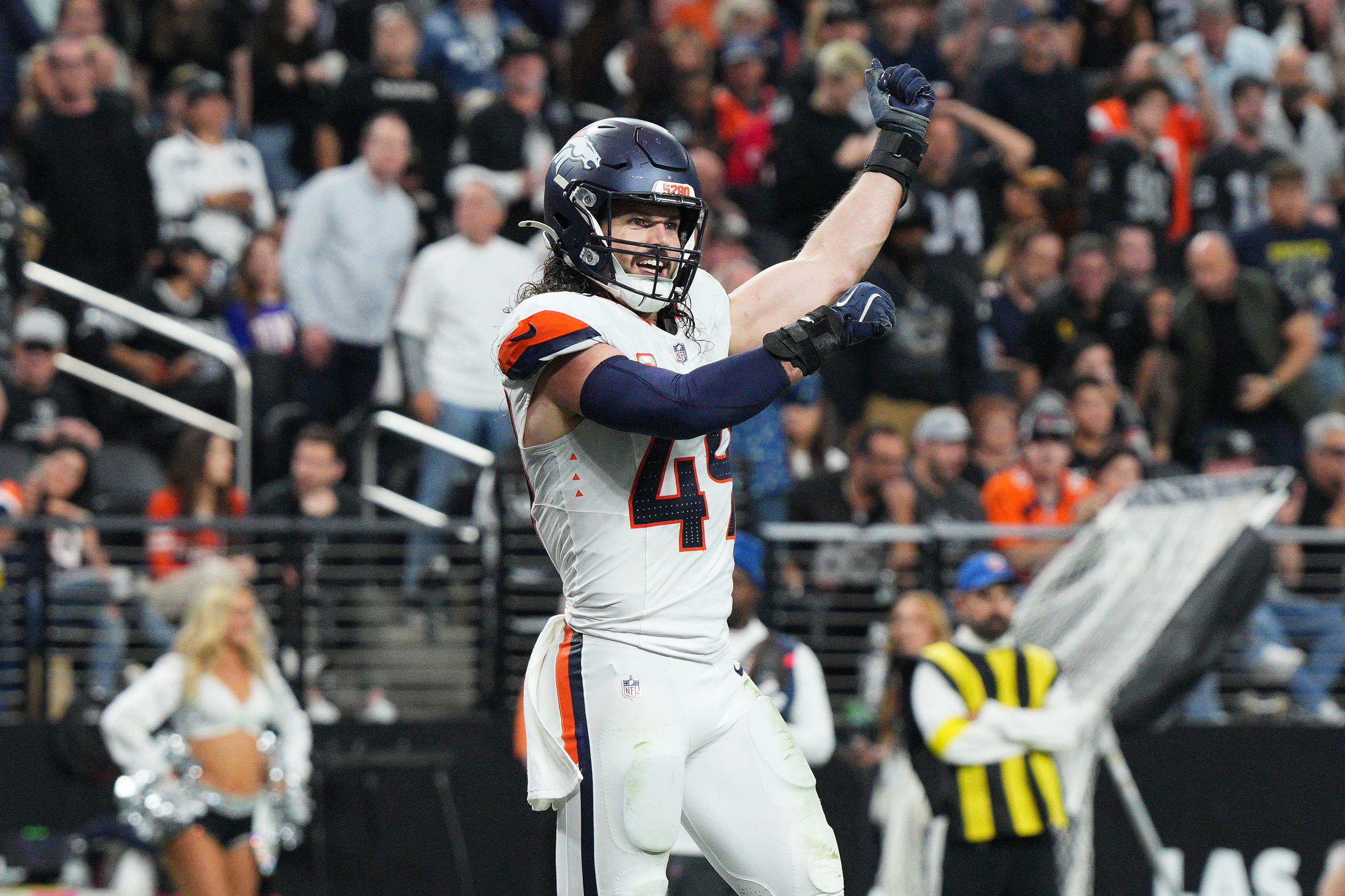 Broncos Raiders Football