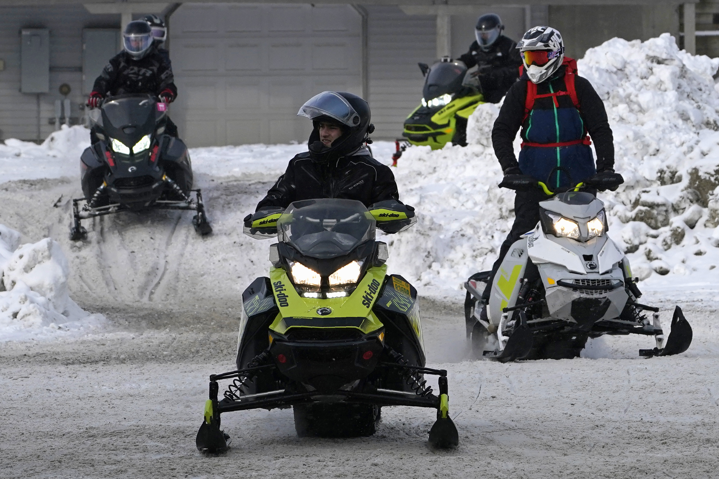 Group of snowmobilers rescued from marshy area in UP - Vimarsana News