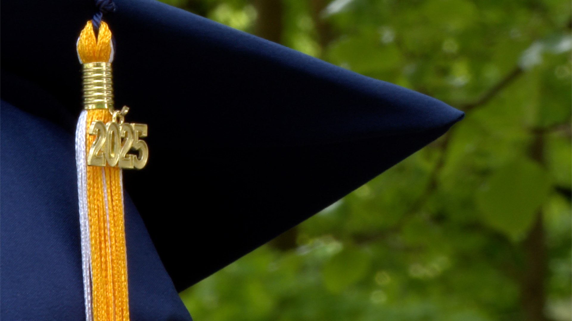 Teen with rare heart condition fulfills graduation wish