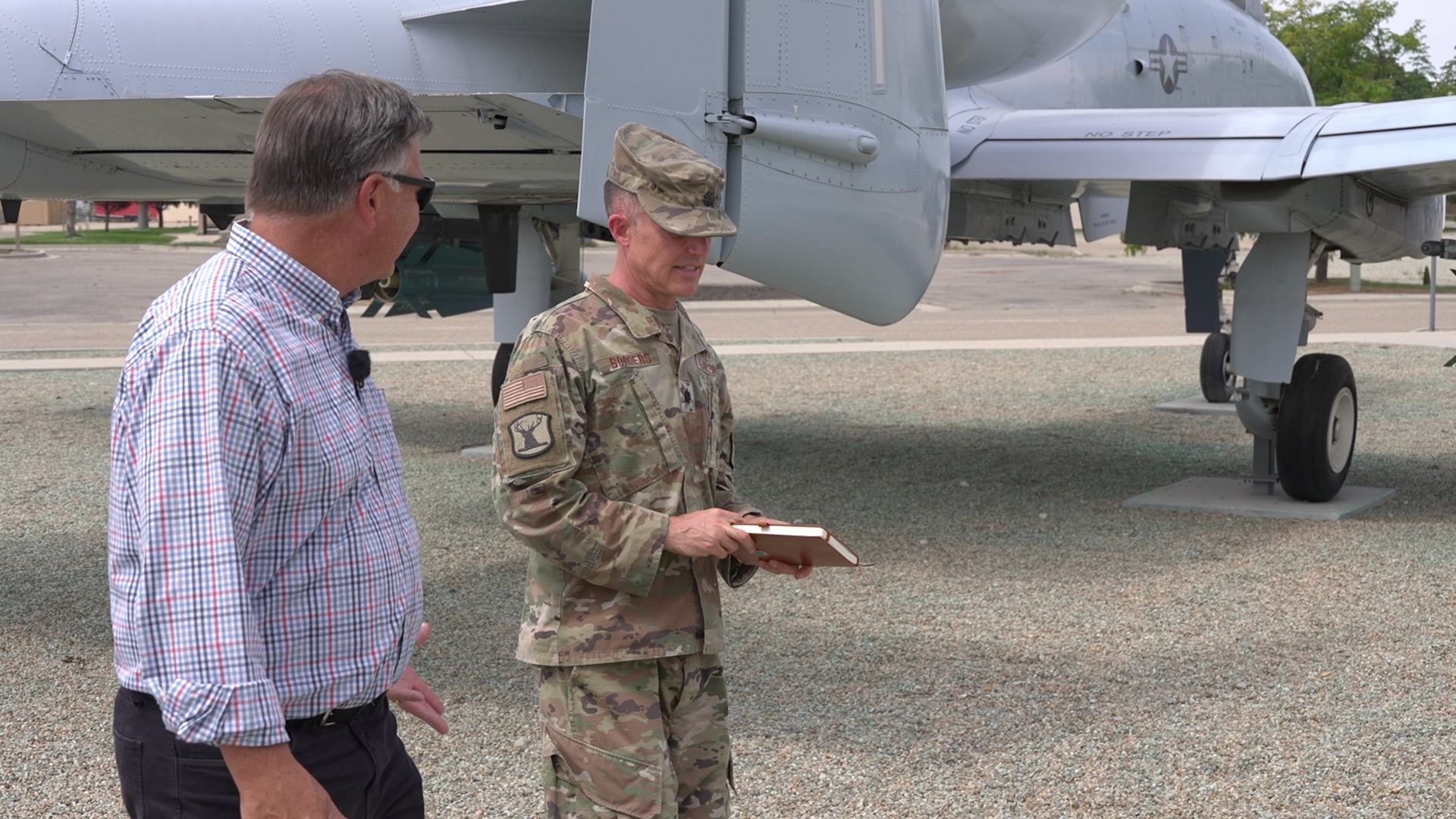 Don Nelson & Lt. Col. Chris Borders