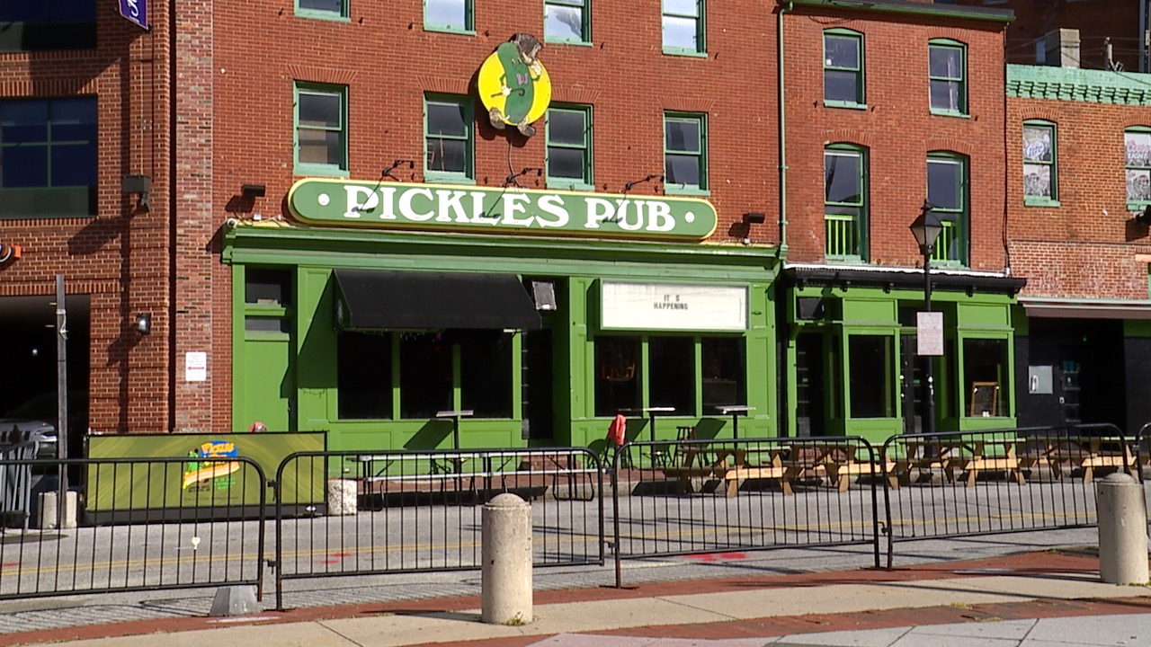PICKLES PUB .jpg