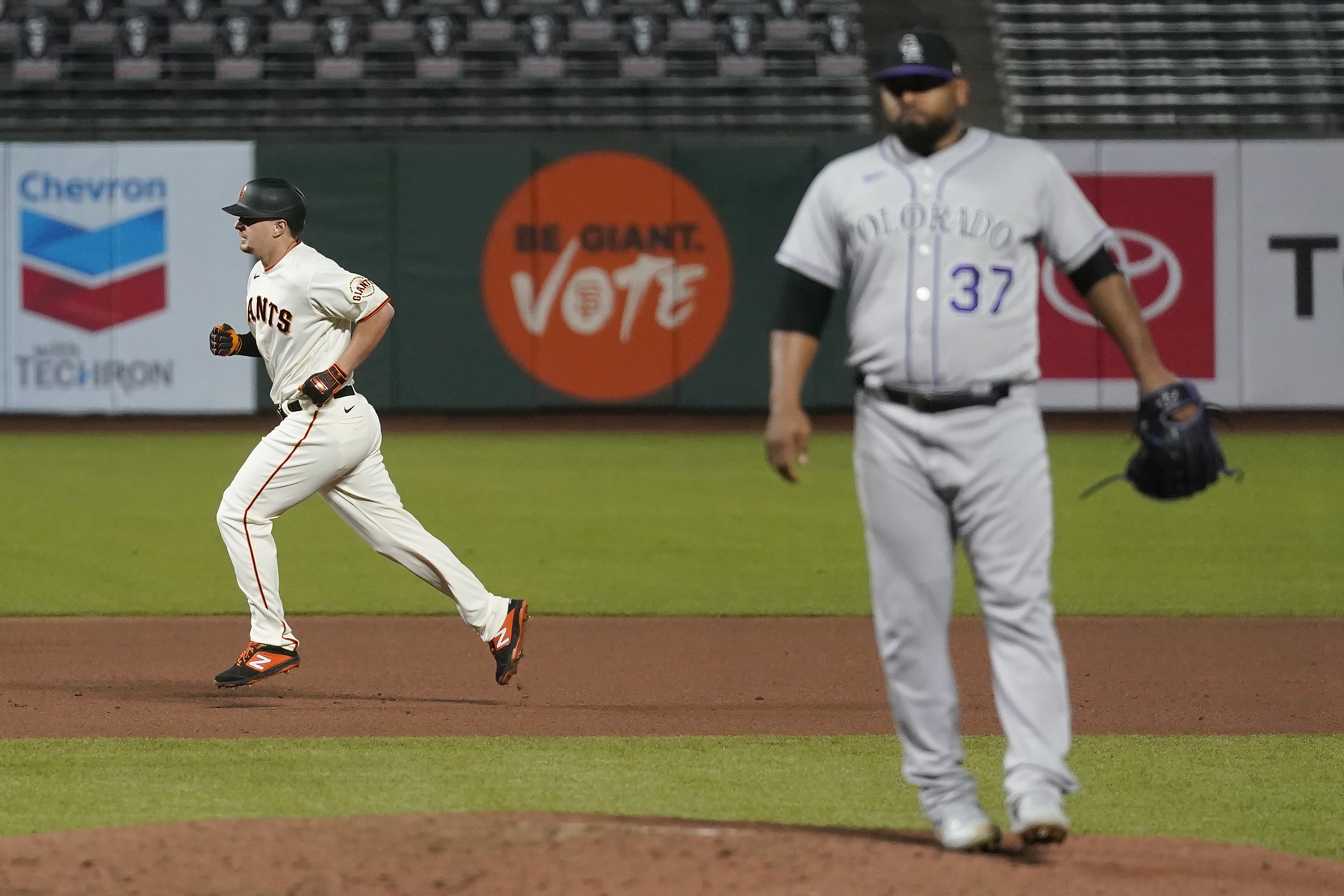 Alex Dickerson, Jairo Diaz
