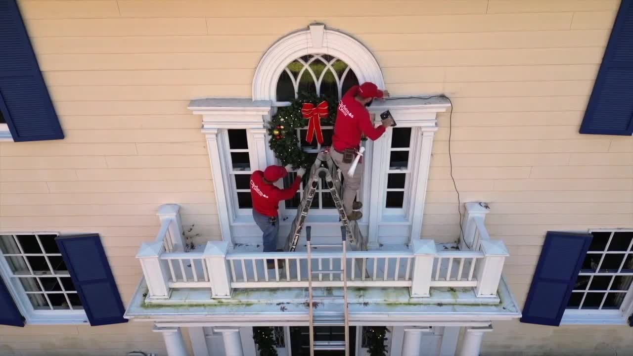 holiday decor scam