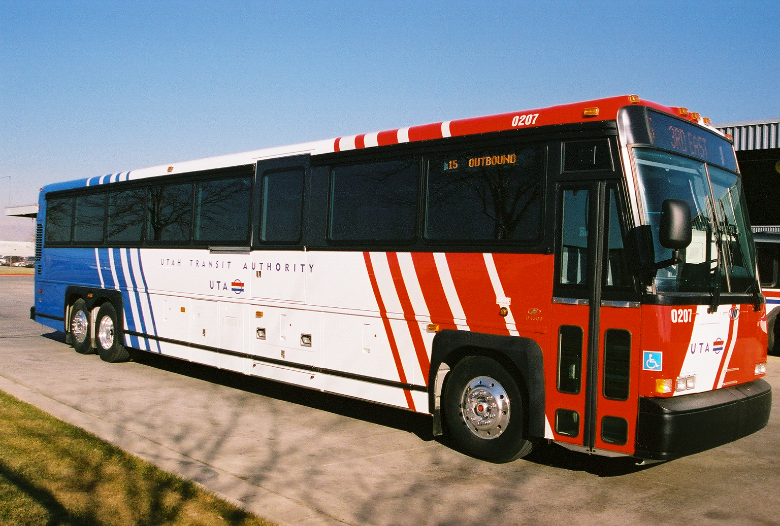 UTA Utah Transit Authority bus 3.jpg