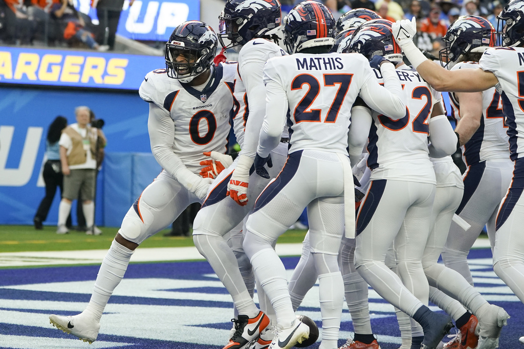 Broncos Chargers Football
