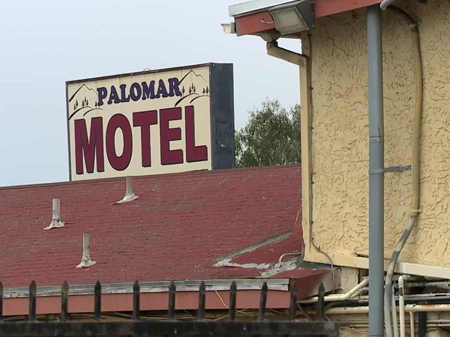 palomar_motel_sign.jpg