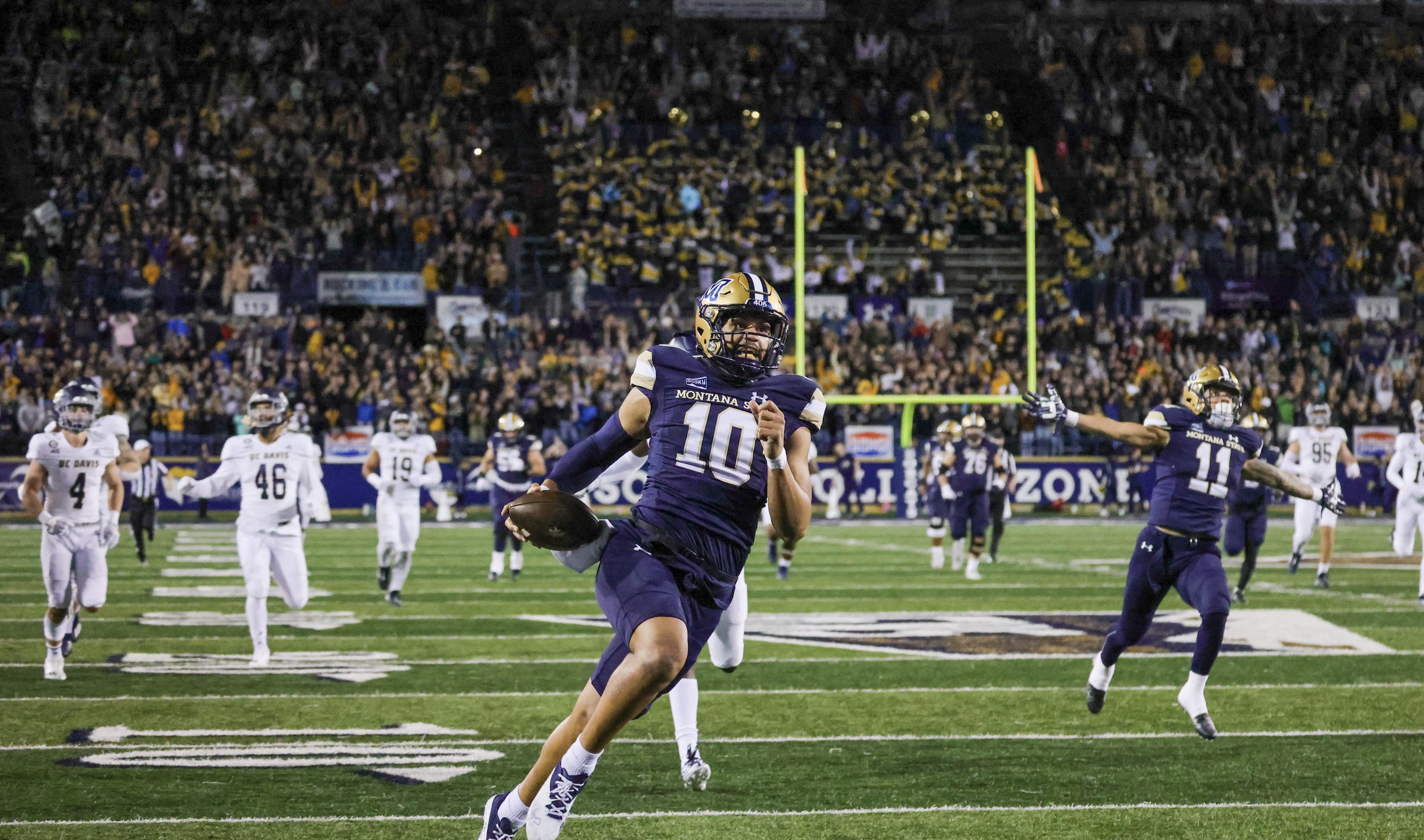 Sean Chambers opens up Sunday's contest with a 78-yard rushing touchdown.