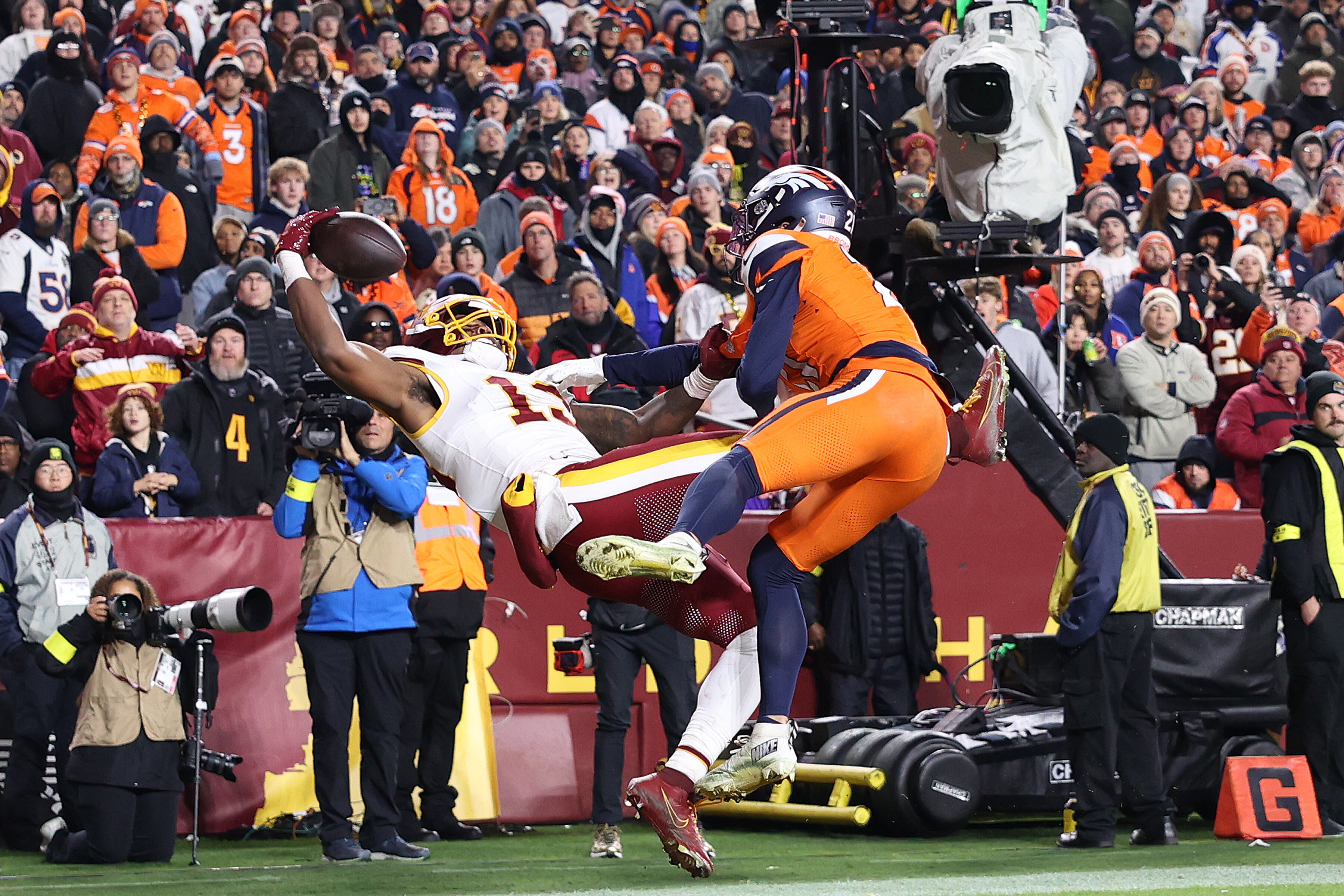 Broncos Commanders Football